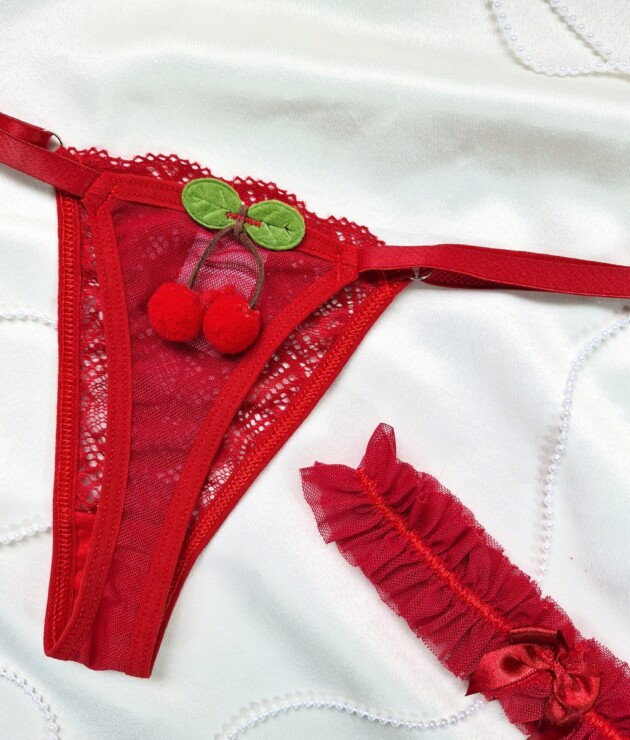 Calcinha Fio Dental de Tule com Perneira